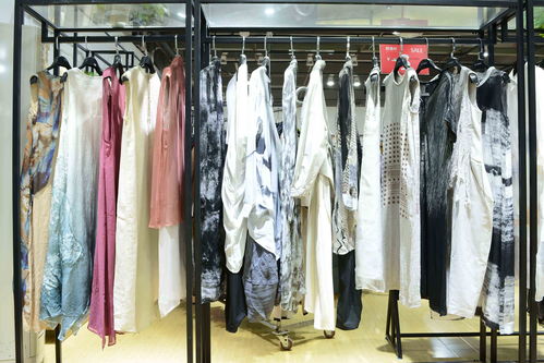 專(zhuān)賣(mài)店斷碼服裝批發(fā),新手店主應(yīng)該注意些什么